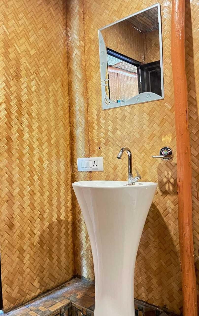 Hotel O Royal Tree Cafe And Resort Dehradun Bagian luar foto